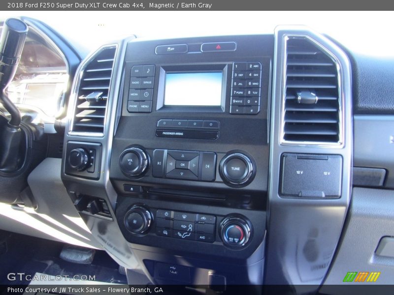 Magnetic / Earth Gray 2018 Ford F250 Super Duty XLT Crew Cab 4x4