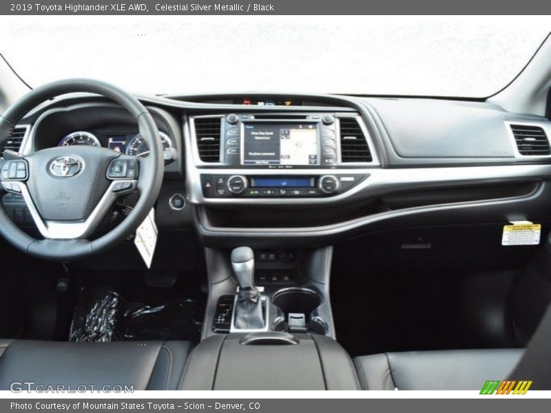 Celestial Silver Metallic / Black 2019 Toyota Highlander XLE AWD