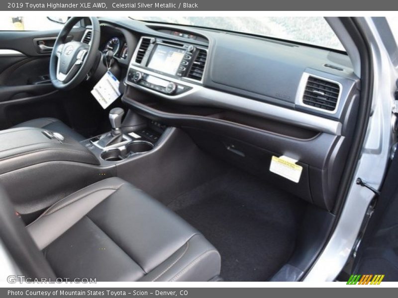 Celestial Silver Metallic / Black 2019 Toyota Highlander XLE AWD