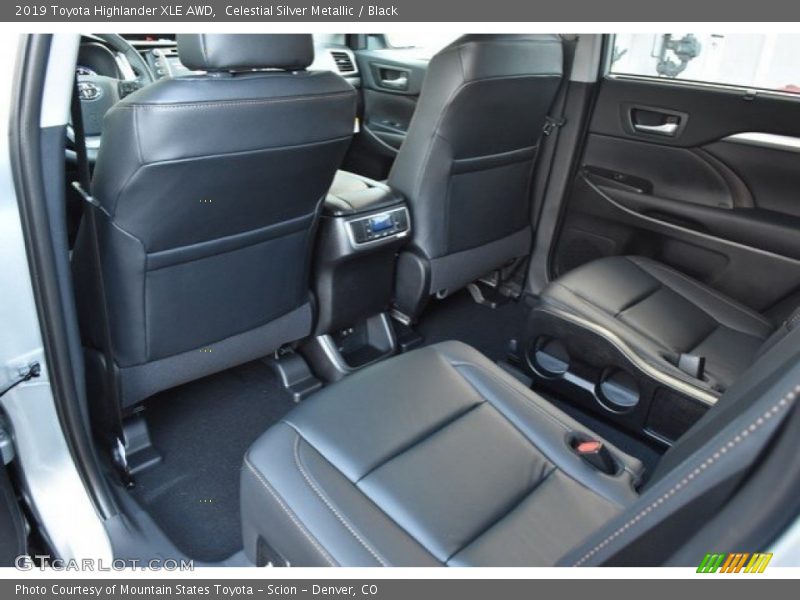 Celestial Silver Metallic / Black 2019 Toyota Highlander XLE AWD