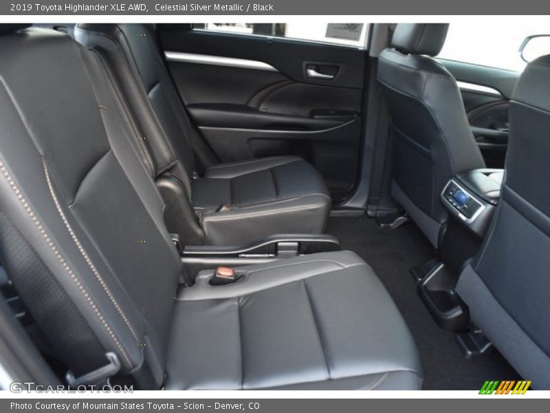 Celestial Silver Metallic / Black 2019 Toyota Highlander XLE AWD