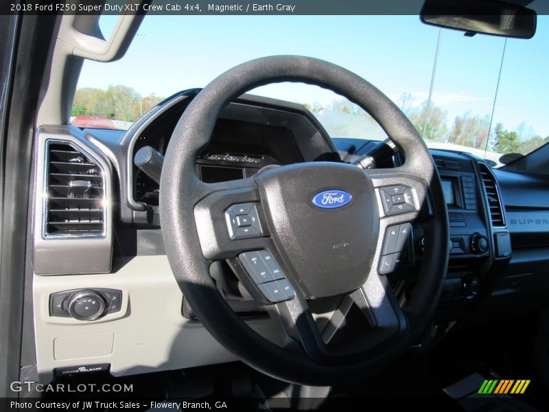 Magnetic / Earth Gray 2018 Ford F250 Super Duty XLT Crew Cab 4x4