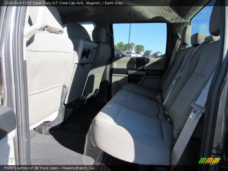 Magnetic / Earth Gray 2018 Ford F250 Super Duty XLT Crew Cab 4x4