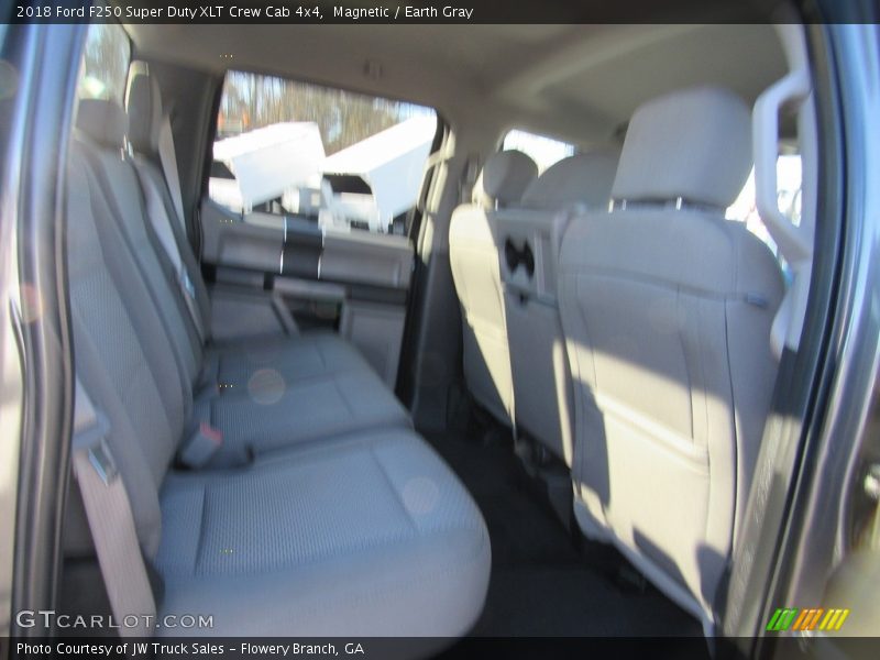 Magnetic / Earth Gray 2018 Ford F250 Super Duty XLT Crew Cab 4x4