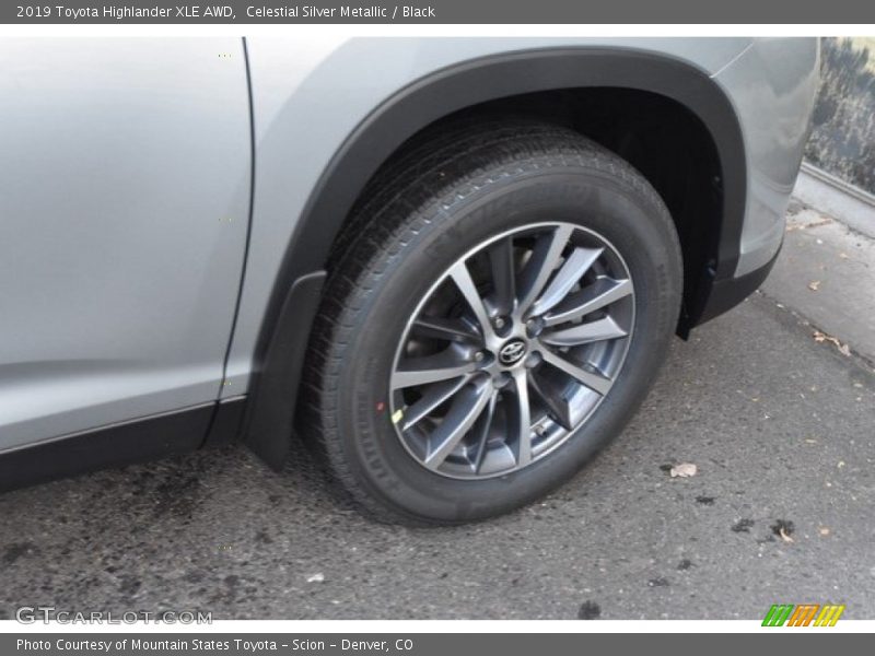 Celestial Silver Metallic / Black 2019 Toyota Highlander XLE AWD
