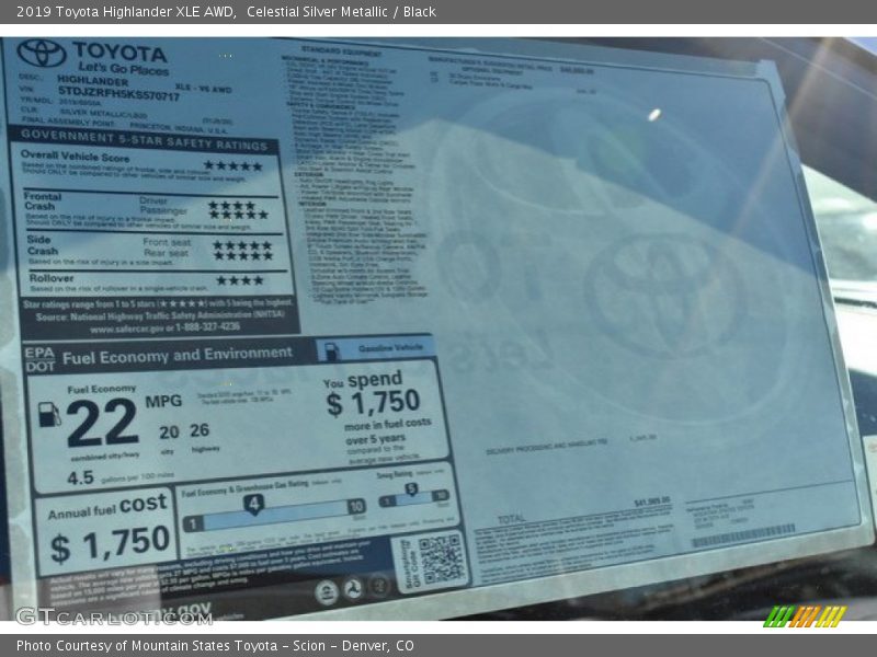 Celestial Silver Metallic / Black 2019 Toyota Highlander XLE AWD