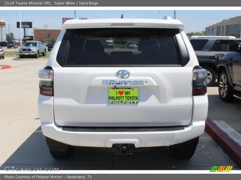 Super White / Sand Beige 2018 Toyota 4Runner SR5