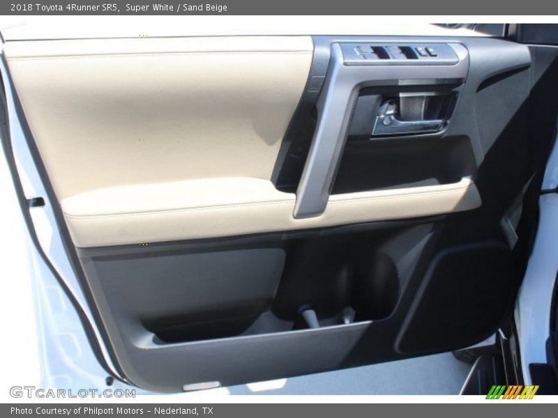 Super White / Sand Beige 2018 Toyota 4Runner SR5