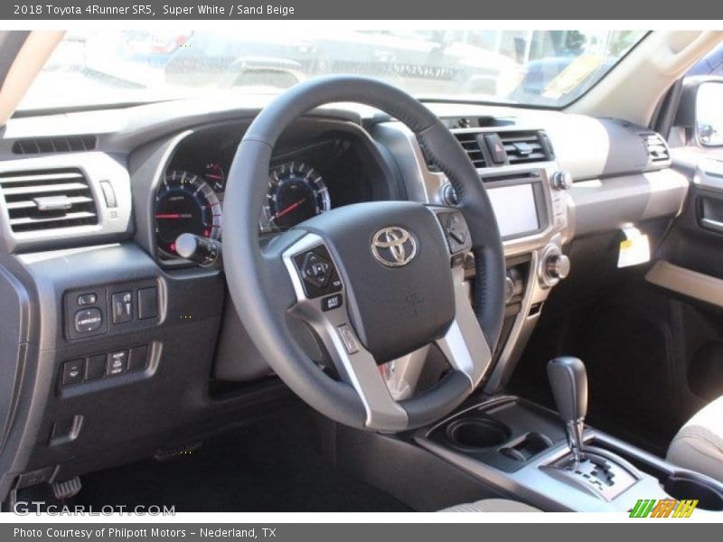Super White / Sand Beige 2018 Toyota 4Runner SR5