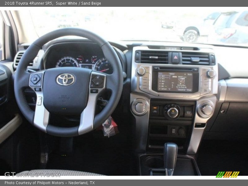 Super White / Sand Beige 2018 Toyota 4Runner SR5