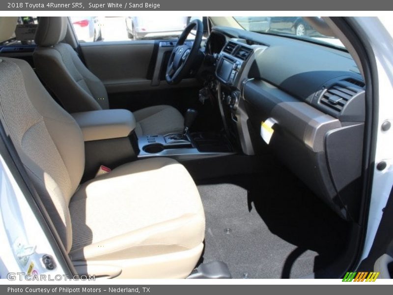 Super White / Sand Beige 2018 Toyota 4Runner SR5