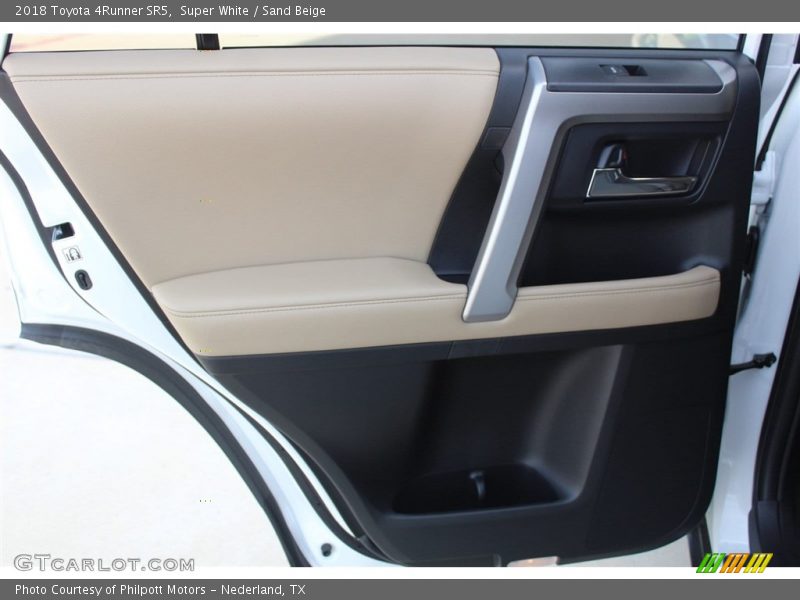 Super White / Sand Beige 2018 Toyota 4Runner SR5