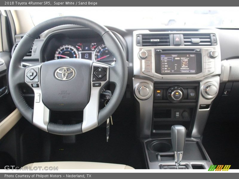 Super White / Sand Beige 2018 Toyota 4Runner SR5
