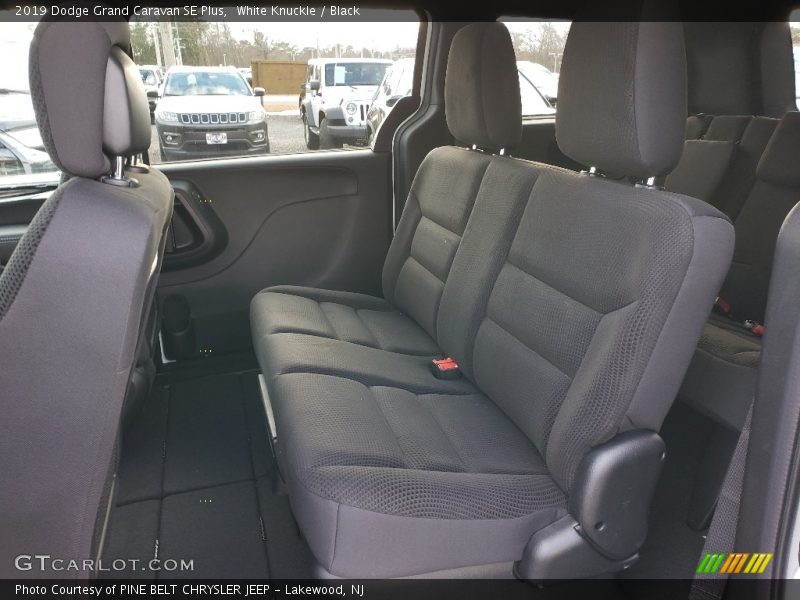 White Knuckle / Black 2019 Dodge Grand Caravan SE Plus