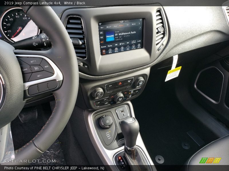 White / Black 2019 Jeep Compass Latitude 4x4