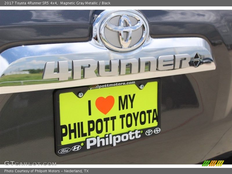 Magnetic Gray Metallic / Black 2017 Toyota 4Runner SR5 4x4