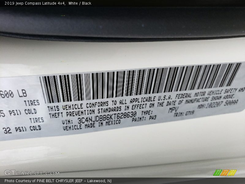 White / Black 2019 Jeep Compass Latitude 4x4