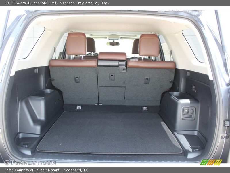 Magnetic Gray Metallic / Black 2017 Toyota 4Runner SR5 4x4