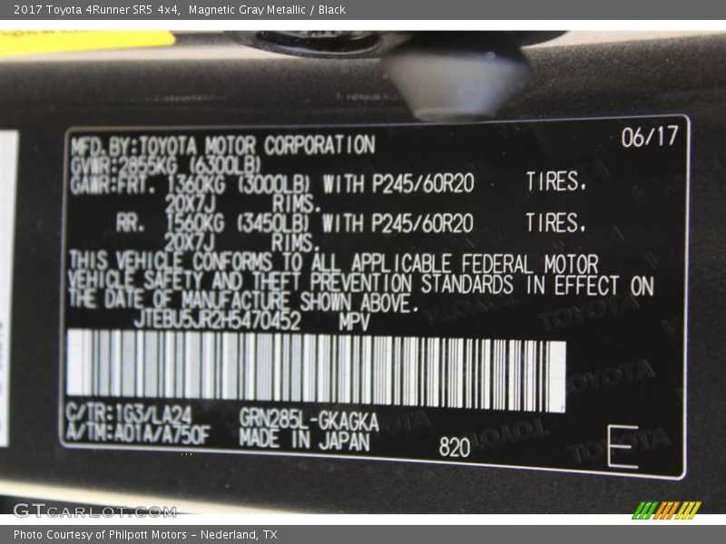 Magnetic Gray Metallic / Black 2017 Toyota 4Runner SR5 4x4