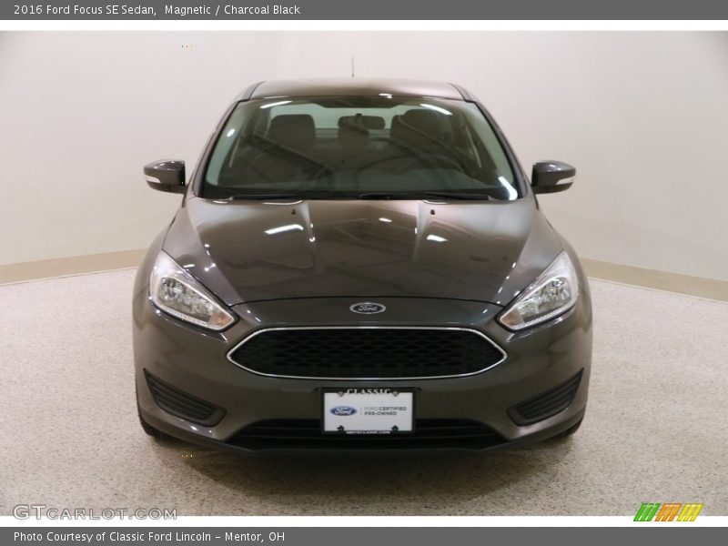 Magnetic / Charcoal Black 2016 Ford Focus SE Sedan