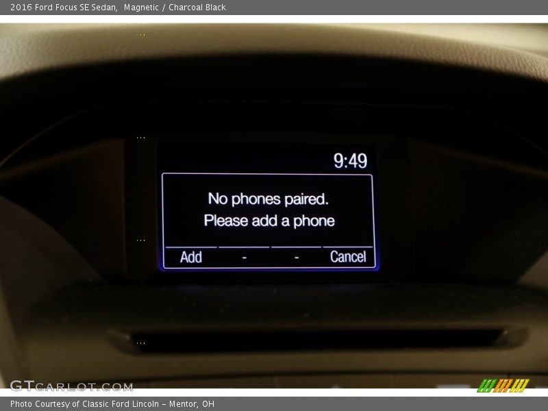 Magnetic / Charcoal Black 2016 Ford Focus SE Sedan
