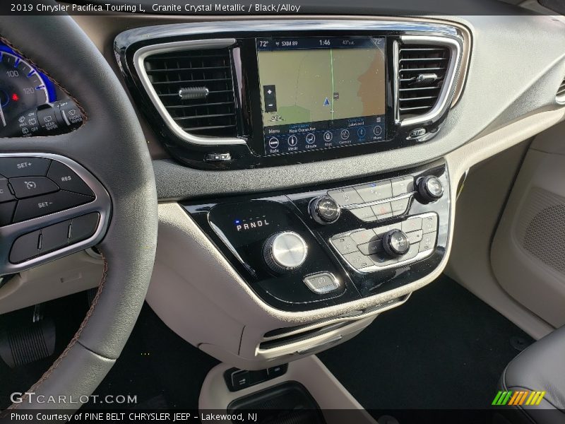 Granite Crystal Metallic / Black/Alloy 2019 Chrysler Pacifica Touring L
