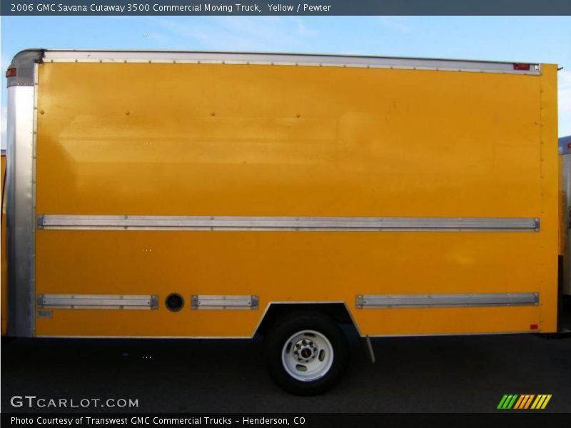 Yellow / Pewter 2006 GMC Savana Cutaway 3500 Commercial Moving Truck