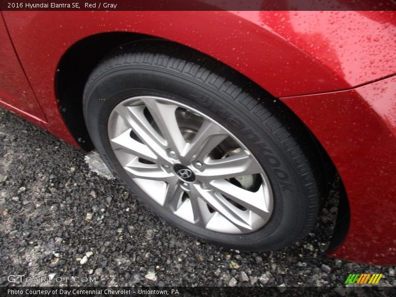 Red / Gray 2016 Hyundai Elantra SE