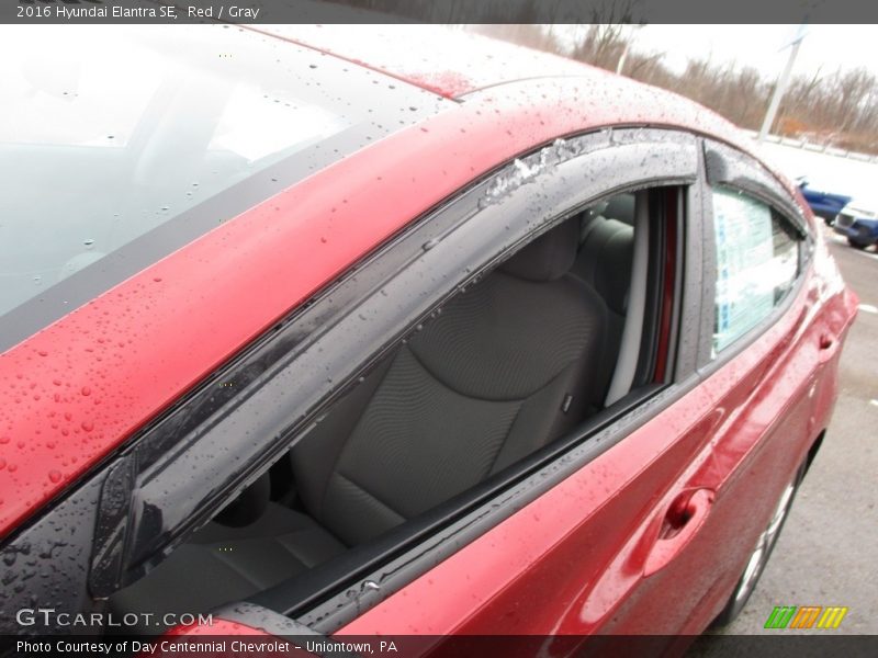 Red / Gray 2016 Hyundai Elantra SE