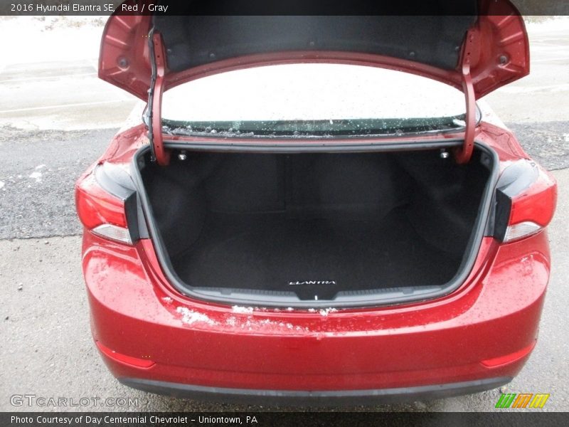 Red / Gray 2016 Hyundai Elantra SE
