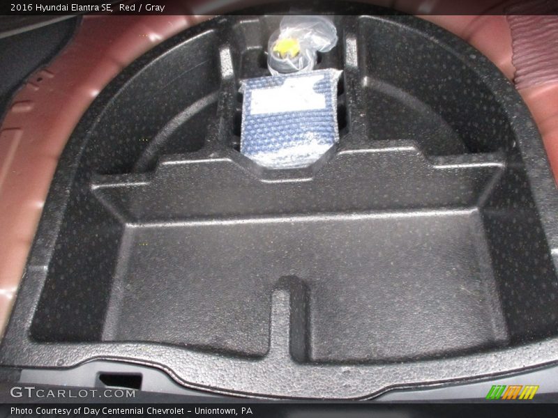 Red / Gray 2016 Hyundai Elantra SE
