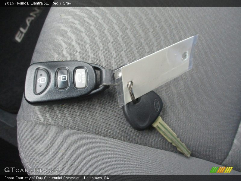 Red / Gray 2016 Hyundai Elantra SE