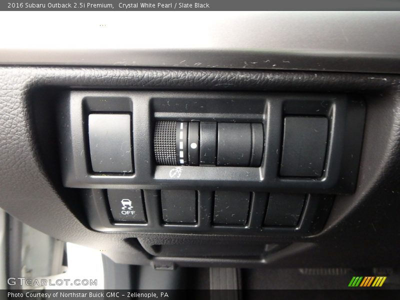 Crystal White Pearl / Slate Black 2016 Subaru Outback 2.5i Premium