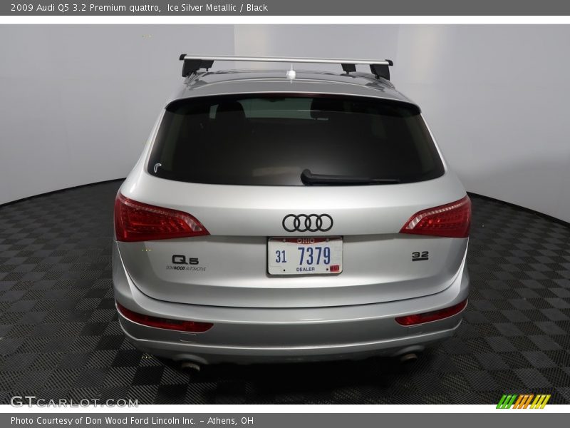 Ice Silver Metallic / Black 2009 Audi Q5 3.2 Premium quattro