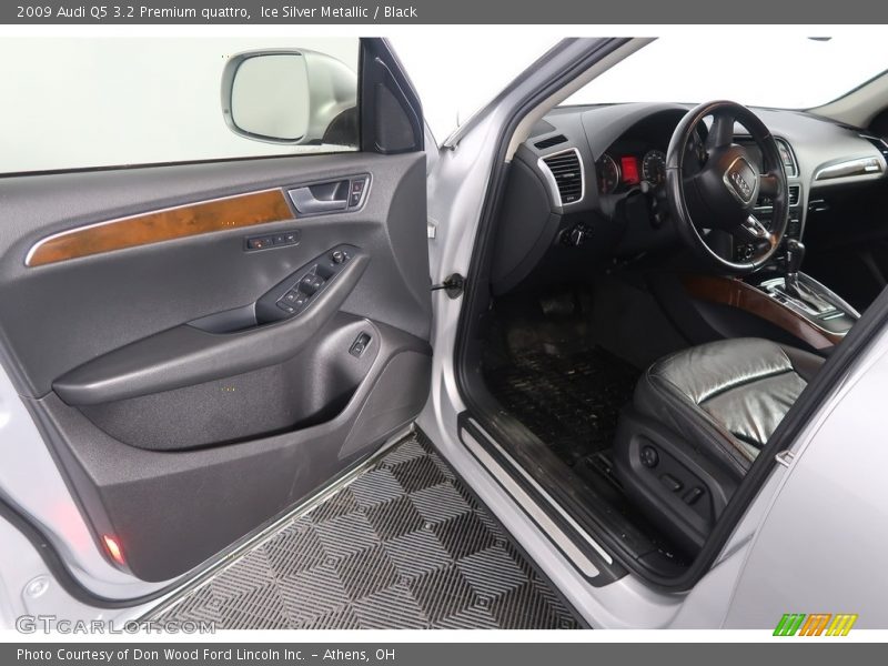Ice Silver Metallic / Black 2009 Audi Q5 3.2 Premium quattro
