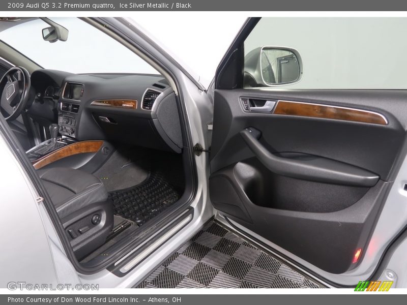 Ice Silver Metallic / Black 2009 Audi Q5 3.2 Premium quattro