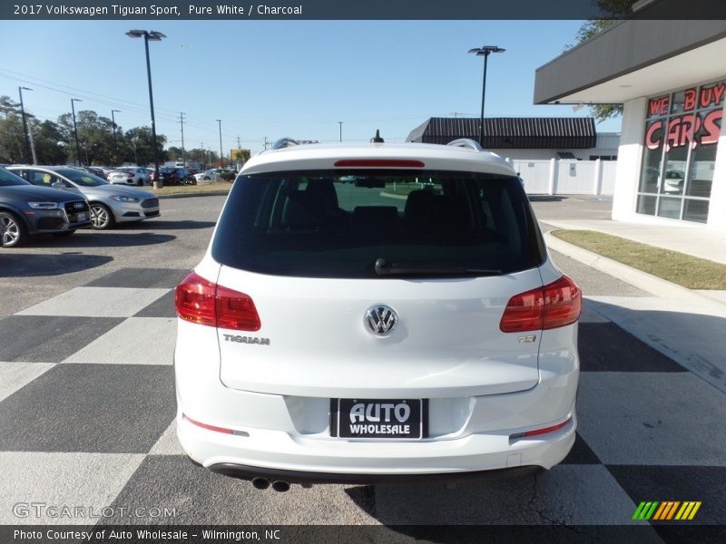 Pure White / Charcoal 2017 Volkswagen Tiguan Sport