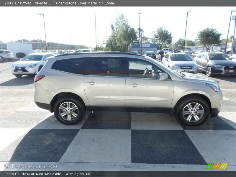 Champagne Silver Metallic / Ebony 2017 Chevrolet Traverse LT