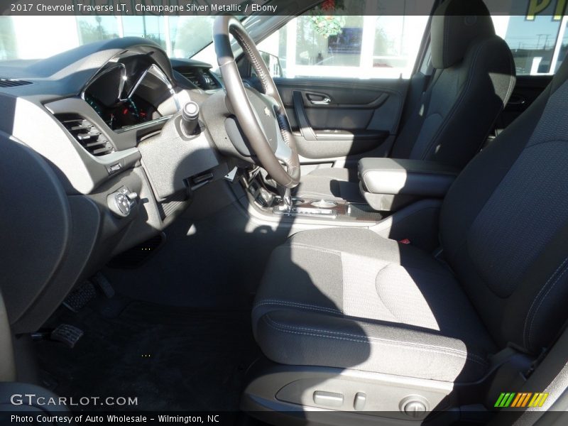 Champagne Silver Metallic / Ebony 2017 Chevrolet Traverse LT