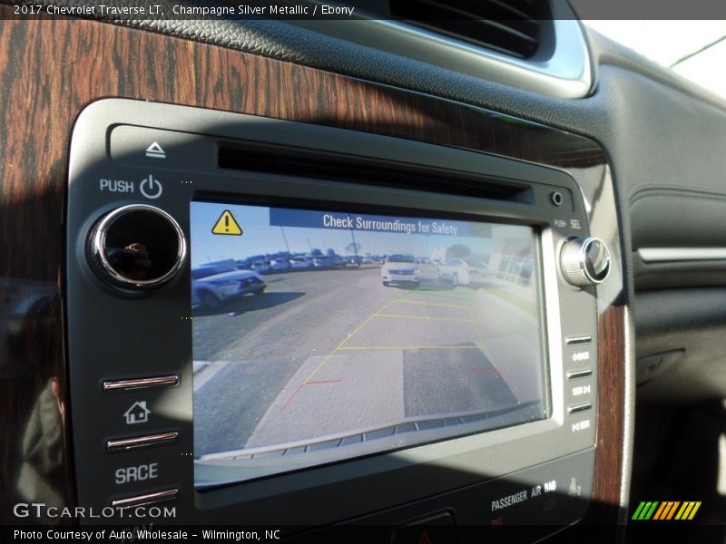 Champagne Silver Metallic / Ebony 2017 Chevrolet Traverse LT