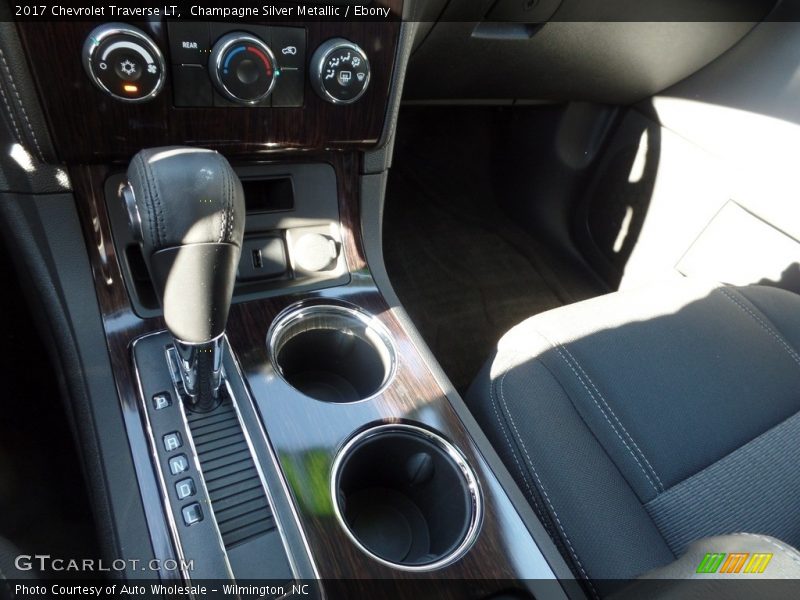 Champagne Silver Metallic / Ebony 2017 Chevrolet Traverse LT