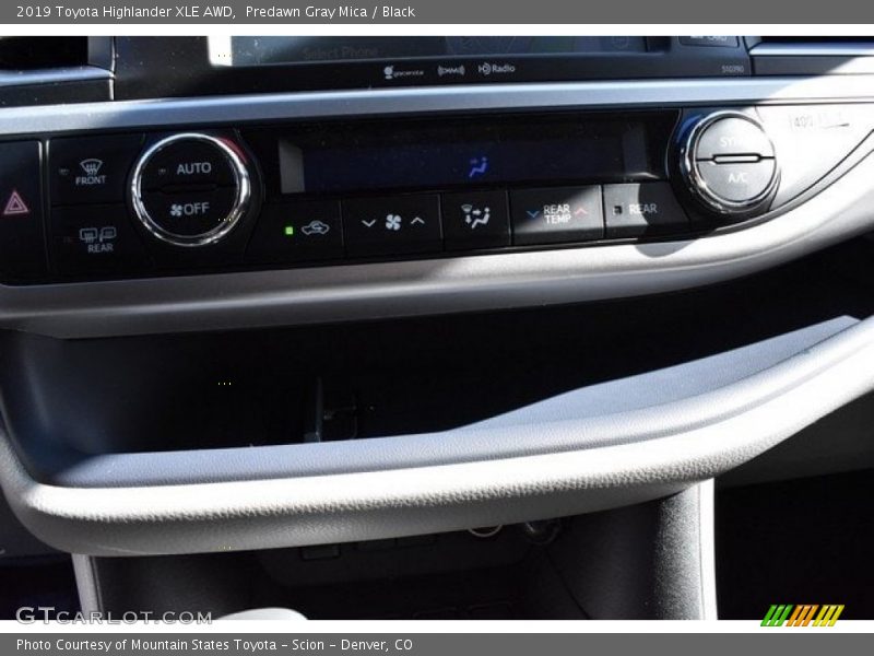 Predawn Gray Mica / Black 2019 Toyota Highlander XLE AWD