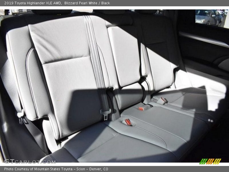 Blizzard Pearl White / Black 2019 Toyota Highlander XLE AWD
