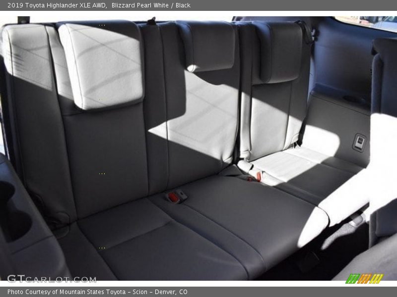 Blizzard Pearl White / Black 2019 Toyota Highlander XLE AWD