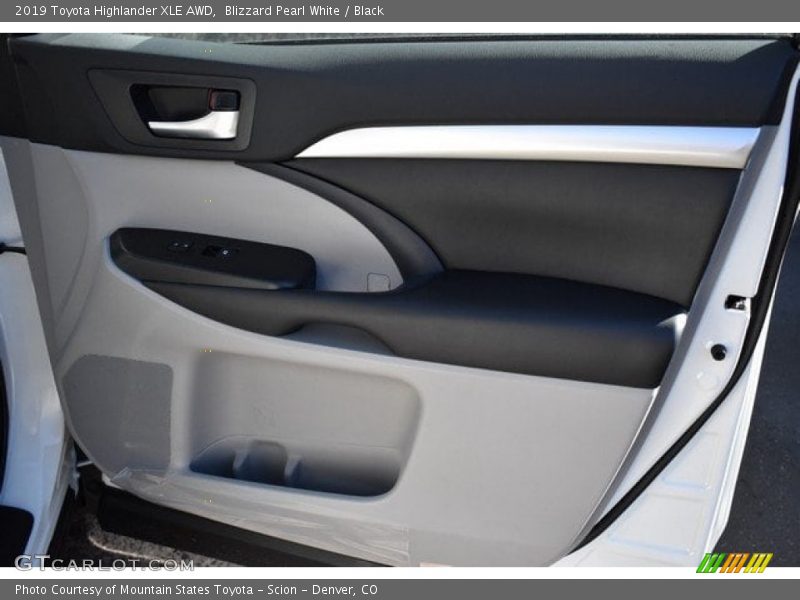 Blizzard Pearl White / Black 2019 Toyota Highlander XLE AWD