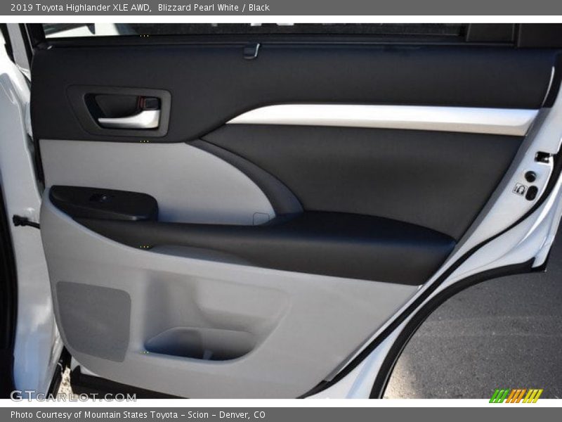 Blizzard Pearl White / Black 2019 Toyota Highlander XLE AWD
