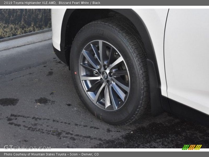 Blizzard Pearl White / Black 2019 Toyota Highlander XLE AWD