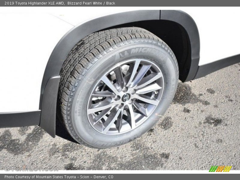 Blizzard Pearl White / Black 2019 Toyota Highlander XLE AWD
