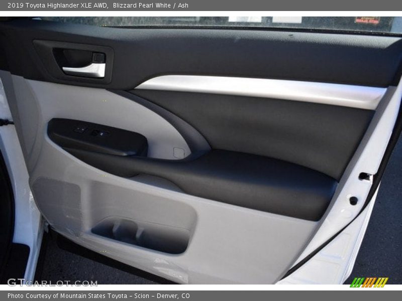 Blizzard Pearl White / Ash 2019 Toyota Highlander XLE AWD