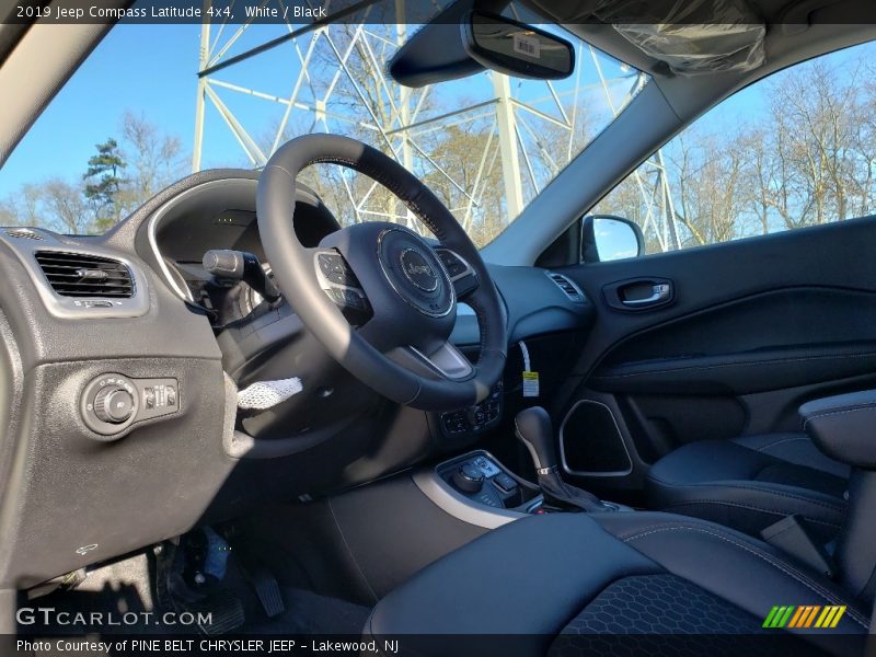 White / Black 2019 Jeep Compass Latitude 4x4